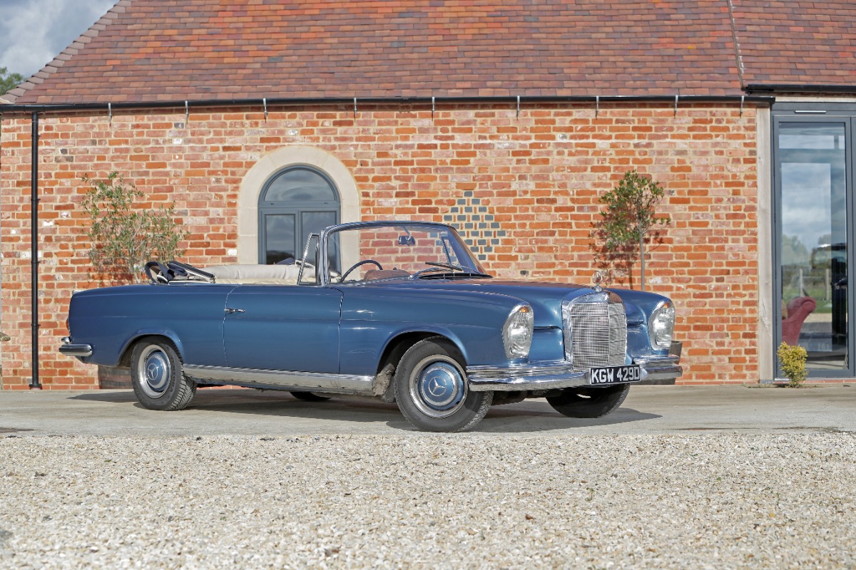 1966 Mercedes-Benz 220Se Image 1